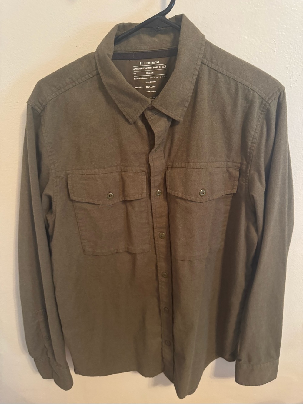REI Co-op Olive Green 100% cotton button-up shirt Excellent condition